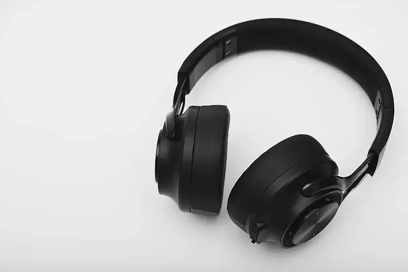 图2–TWS耳机内卷风暴：声学、计算与健康的“三国杀”–希尔产品营运